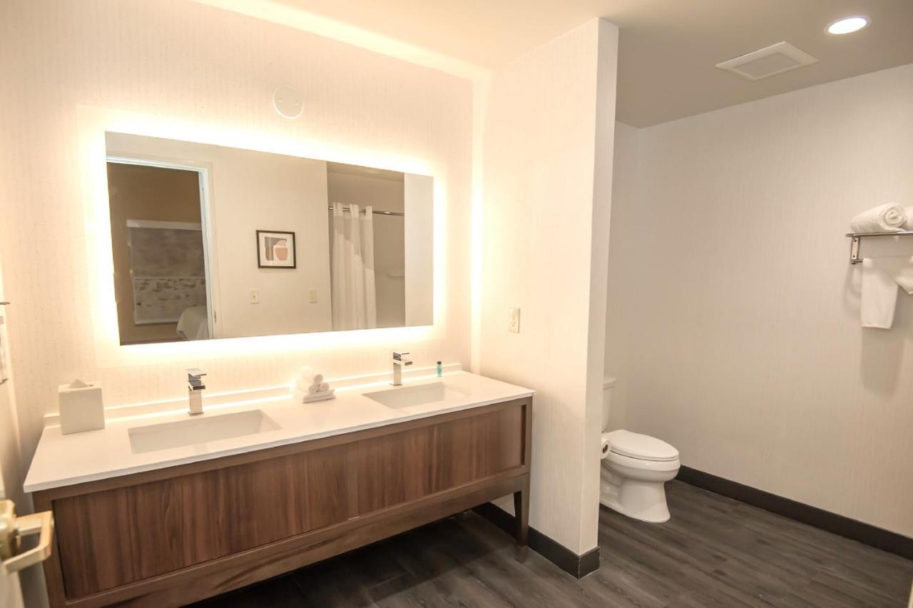 Holiday Inn Oakland Airport By Ihg Exterior photo