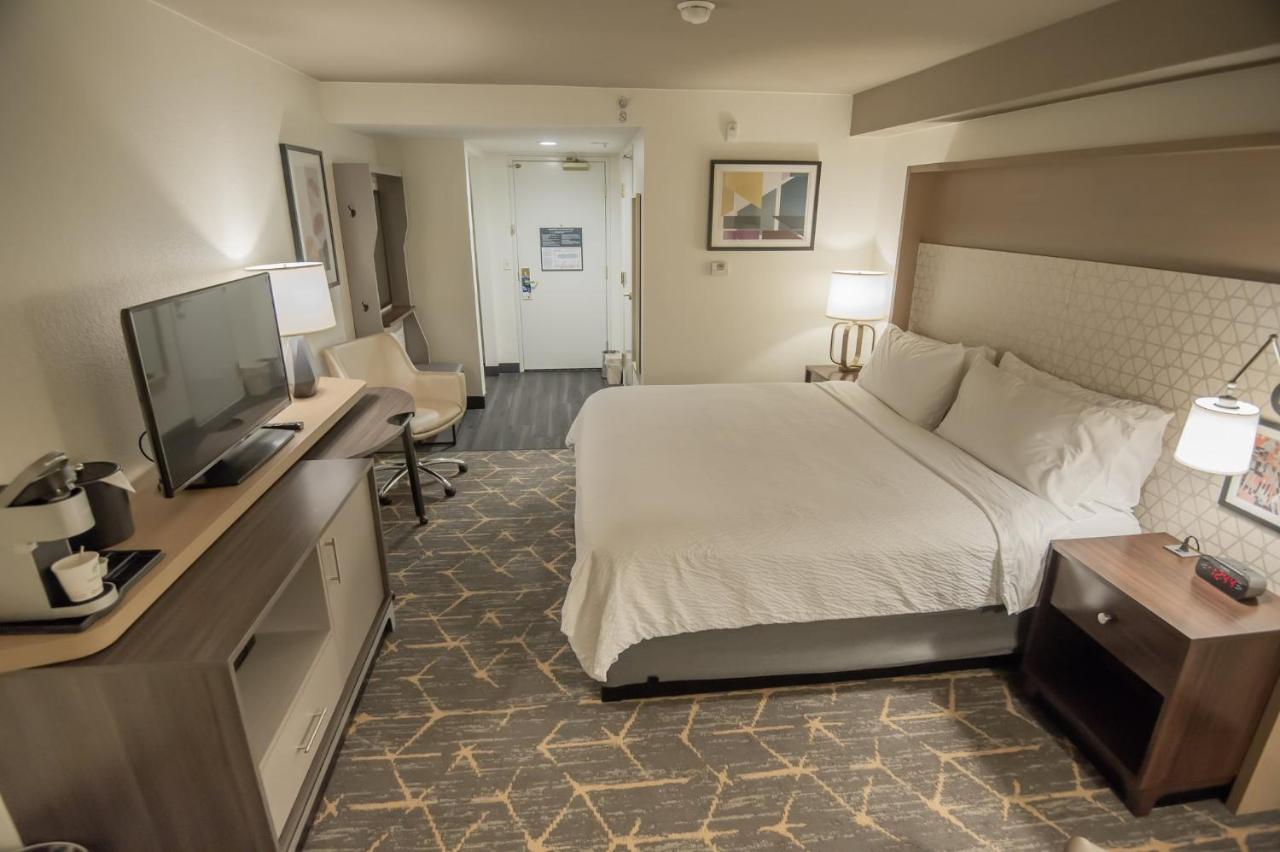 Holiday Inn Oakland Airport By Ihg Exterior photo