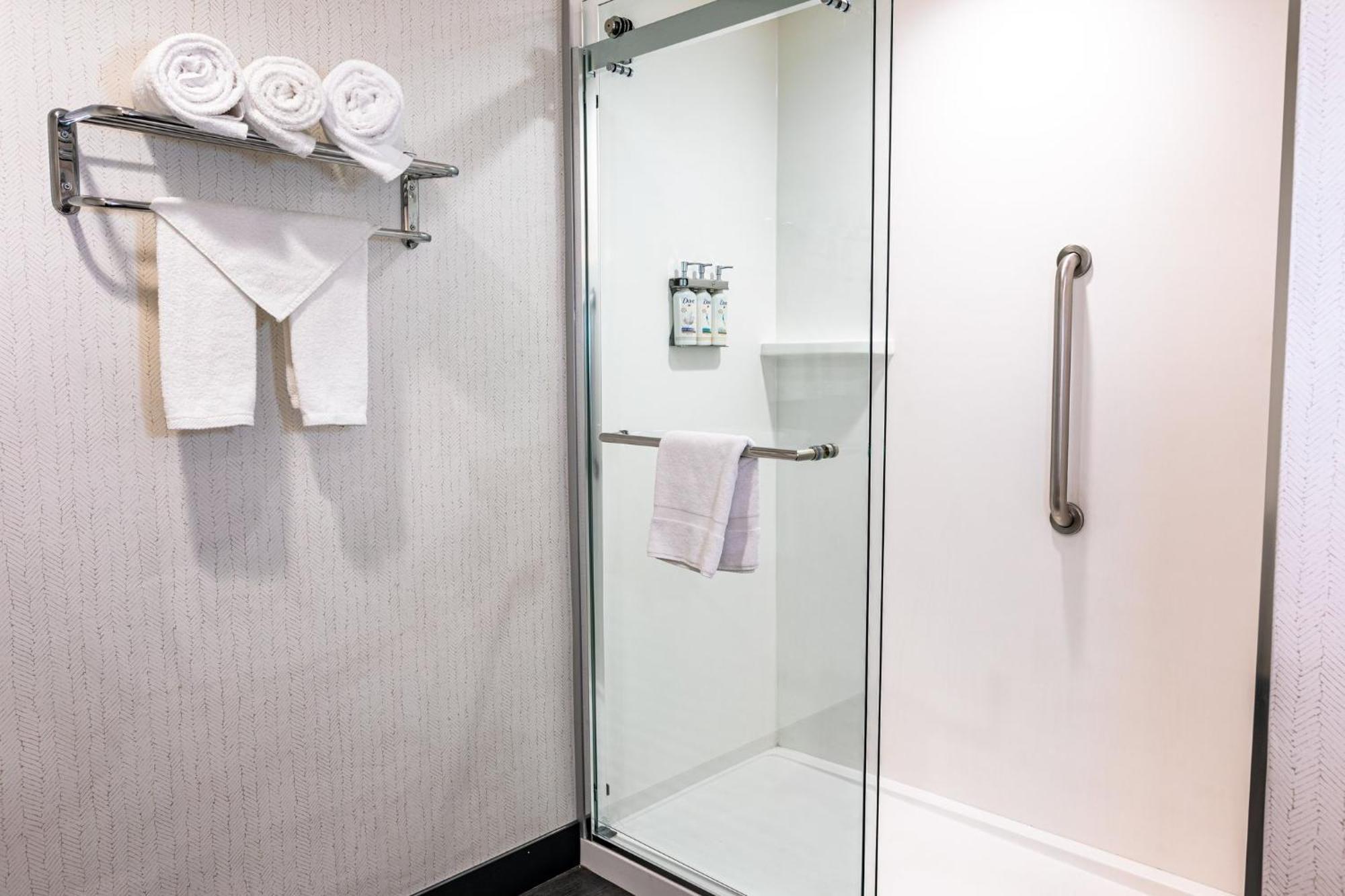 Holiday Inn Oakland Airport By Ihg Exterior photo